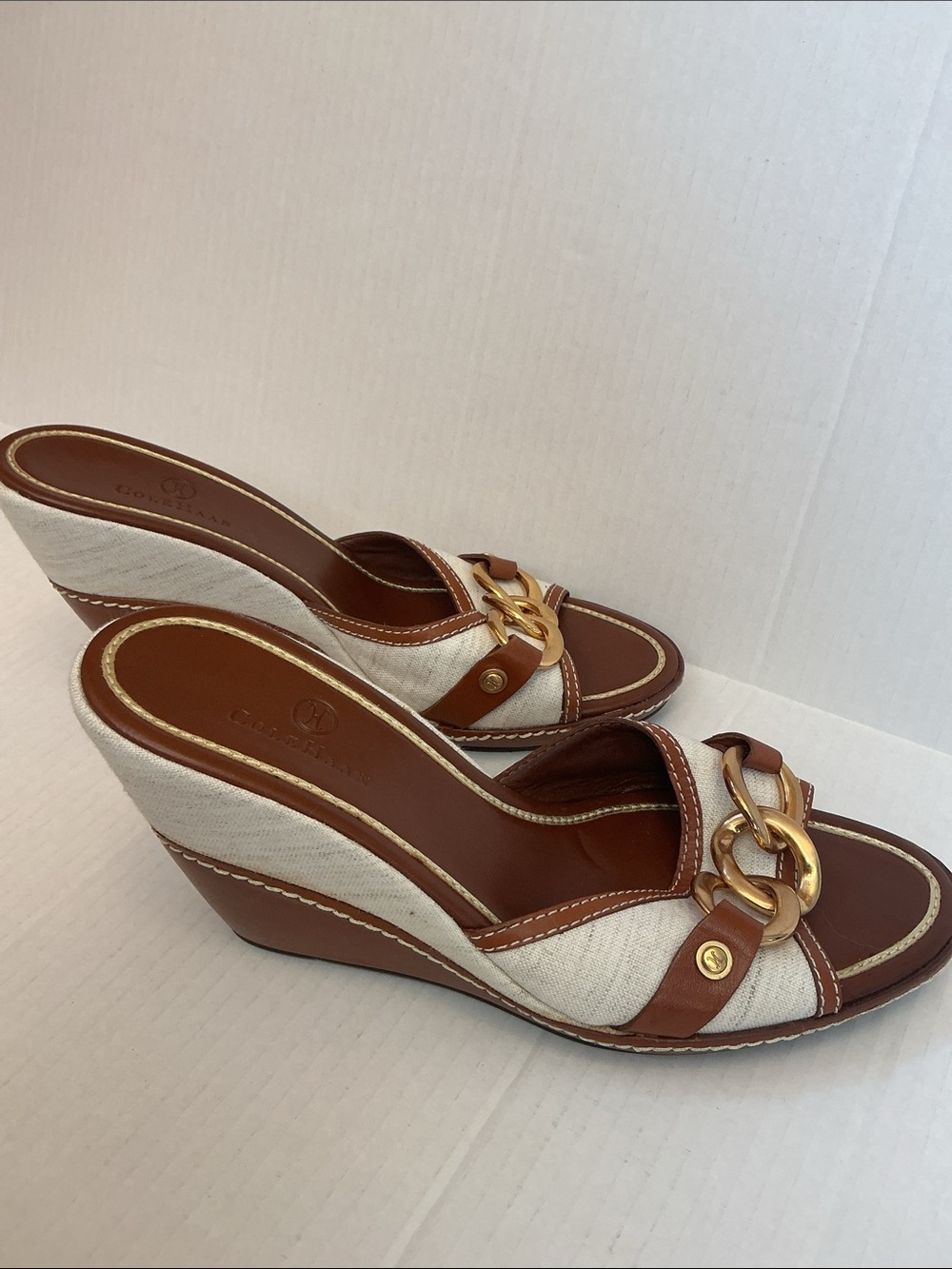 Cole Haan Brown and Cream Leather-Trim Slide Mules with Gold Chain Size 9.5B - Picture 4 of 6